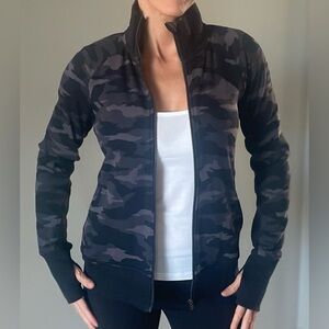 Athleta Triumph Printed Full Zip Hoodie/Jacket - Size Small